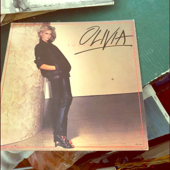 🔴or🌼Classic 1978-33 RPM RECORDS- OLIVIA - Picture 1 of 6